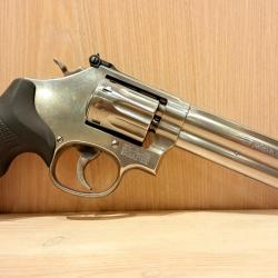 SMITH & WESSON 617 22lr