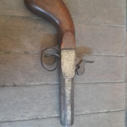 Beau pistolet à coffre circa 1840