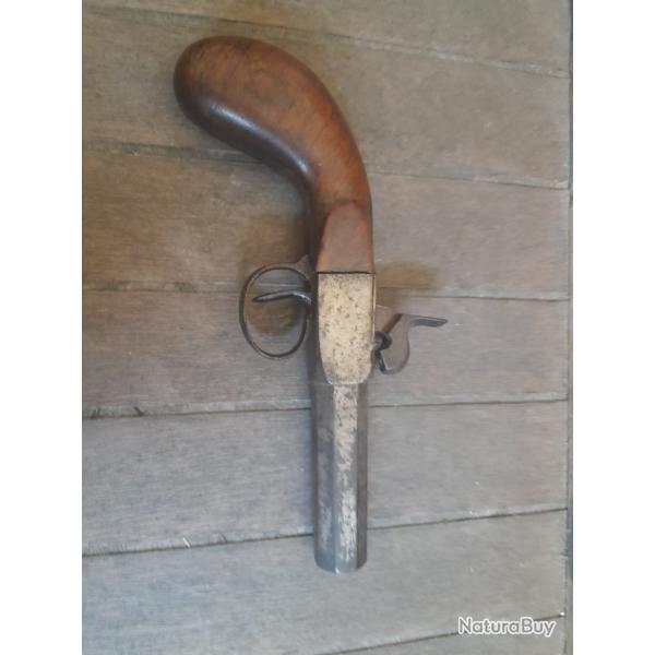 Beau pistolet  coffre circa 1840