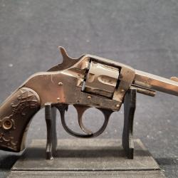 Revolver Harrington & Richardson Young America, Cal. 22 short - 1 sans prix de réserve !!