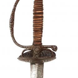 ÉPÉE DE VILLE OU DE COURS EN FER AJOURÉ À PAS D'ANE ÉPOQUE LOUIS XVI - FRANCE ANCIENNE MONARCHIE Bon