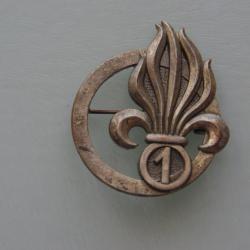 INSIGNE DE BERET  DU 1 ° REGIMENT ETRANGER  CAVALERIE  ----ESCADRON INSTRUCTION -- DRAGO PARIS