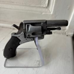 Pistolet BULLDOG - PUPPY et sa vitrine