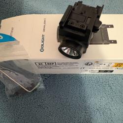 OLIGHT Baldr S Lampe 800 Lumens 2 Niveaux d'Éclairage Rail Réglable Picatinny Ou GL