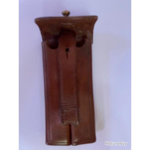 Étui Pistolet OWB En Cuir Pour Luger P08 - Port Ceinture Droitier - Rétention Sangle à Pouce - Noir