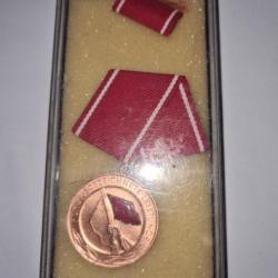Médaille DDR originale   A25