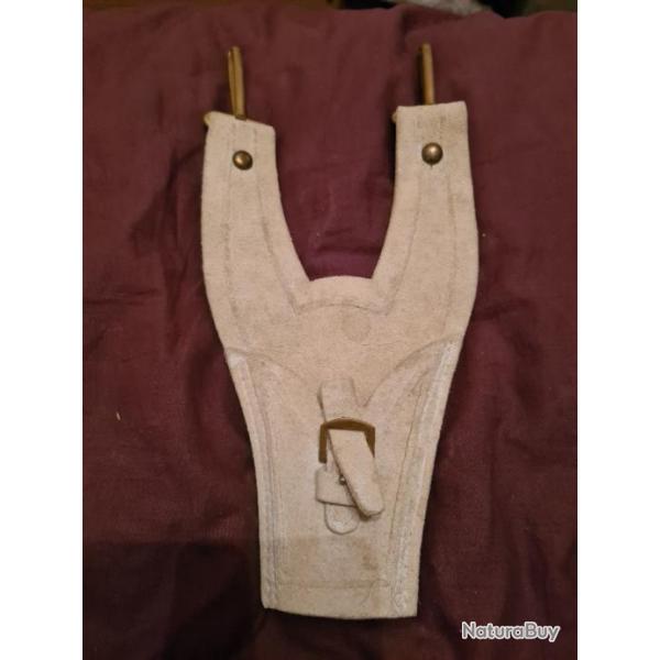Porte baonnette en buffle blanc pour Mousqueton ou autre lebel etc  A25.1