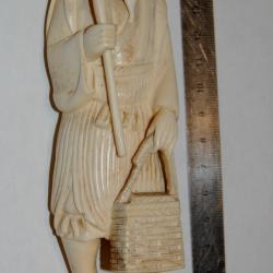 vieil homme au baton japon ancien
