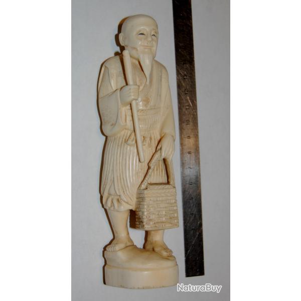 vieil homme au baton japon ancien