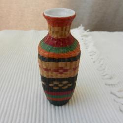 Beau petit vase chinois en porcelaine tressé bambou.