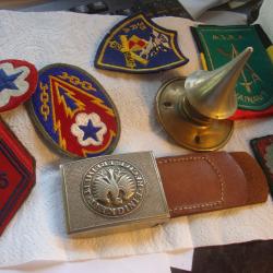 lot d insignes fond de tiroir