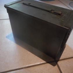 ancienne caisse métal à munitions N°1