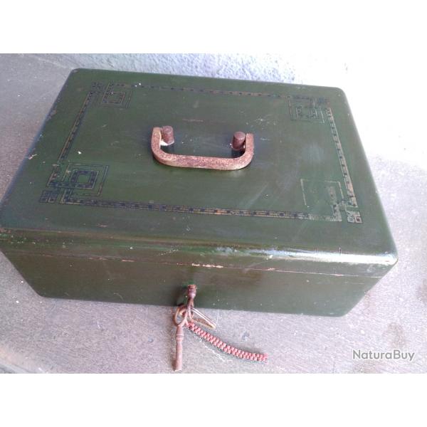 Coffre fort type militaire