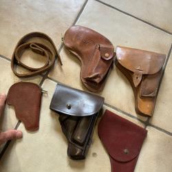Lot de holsters anciens