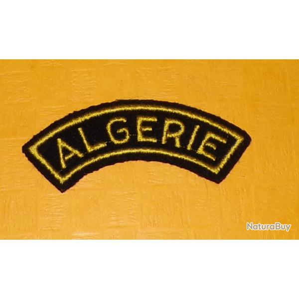 Banane Tissu Titre de Bras ALGERIE , LONGUEUR 7CM , BON ETAT VOIR PHOTO . POUR TOUT RENSEIGNEMENT