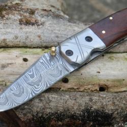 Beau Couteau Damas Lame Drop Point Acier 128 Couches Manche Bois Mitres Acier Fabric Artisanale