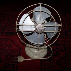Ancien ventilateur " CALOR " ..120V ...1950/60 .. H.23cm... en tbe cosmétique ....pas testé