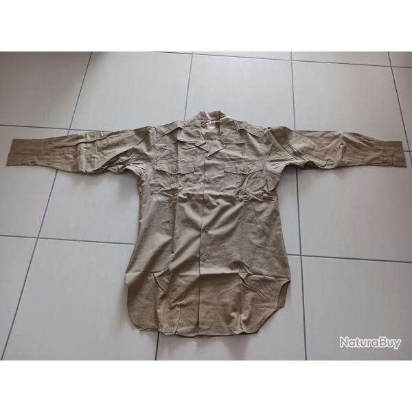Chemise militaire de l'arme franaise en coton kaki clair. Annes 60