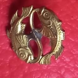 rare ancien  pin's ASTROLOGIQUE  POISSON  doré à l'or fin