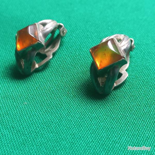 jolie paire de boucle d oreille  mont en CLIP  ancien modle 1920 / 1930