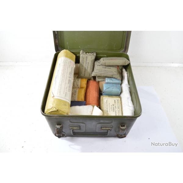 Caisse / trousse de secours Arme Franaise pour vhicule. Grand modle. Indochine Algrie.