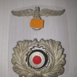 Paire dinsignes métalliques casquette Allemande ww2 en reproduction  A25.1