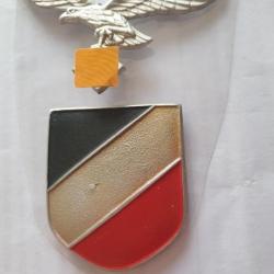 Paire d'insignes métalliques casque tropical Allemand ww2 en reproduction  A25.3