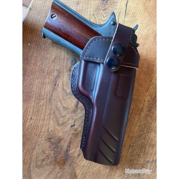 Magnifique holster de ceinture pour droitier en cuir bourgogne pour colt 45 neuf