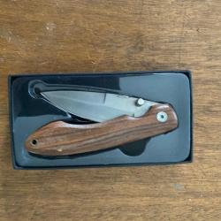 COUTEAU EN BOITE CADEAU    2025