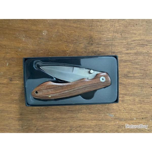 COUTEAU EN BOITE CADEAU    2025