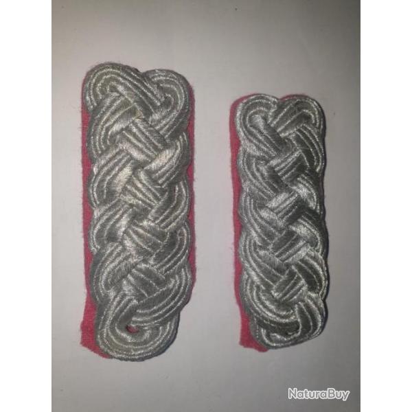 paulettes roses Allemand ww2  A25