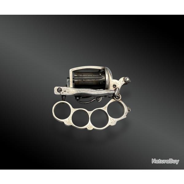 Revolver  systme Dolne-Bar dit  APACHE  en Argent massif. Circa 1870