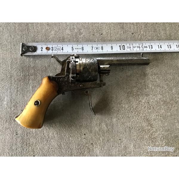 Revolver  broche