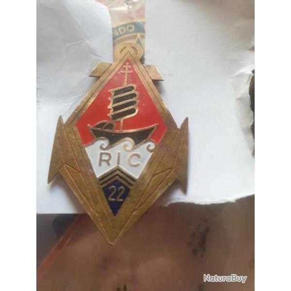 Insigne mtallique  A25.10