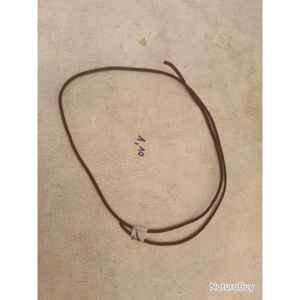 1  lacet cuir pour tui de colt ou couteau US    A25  1,10 cm
