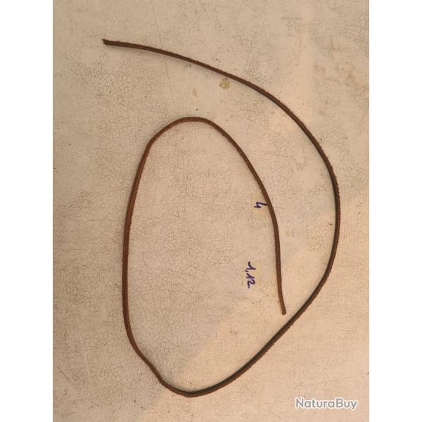 1  lacet cuir pour tui de colt ou couteau US    A25.3  1,12 m
