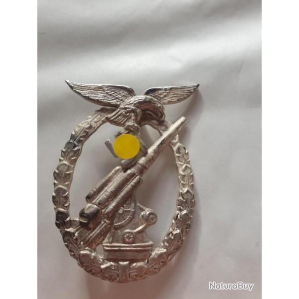 Badge   Allemand WW2 en reproduction  A25.4