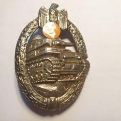 Badge   Allemand WW2 en reproduction   A25.12