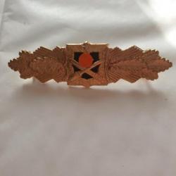Badge   Allemand WW2 en reproduction  A25.90