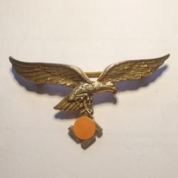 Aigle de poitrine métallique Doré Allemand WW2 en reproduction   A25.11