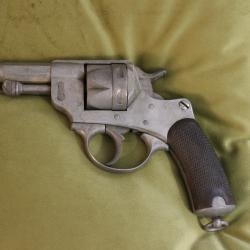 Revolver Chamelot & Delvigne 1873 fabrication civile a barillet cannelé