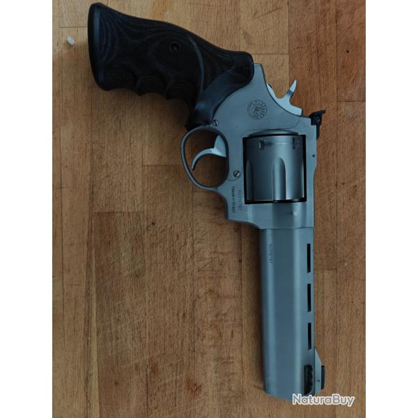 Taurus Raging Bull 444