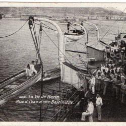 CPA - MARINE MILITAIRE - Scènes de la Vie de Bord - MISE A L'EAU D'UNE BALEINIÈRE  N°1732