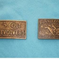 Lot de deux boucles de ceinture façon bronze "COLT"  et "PONY EXPRESS" !