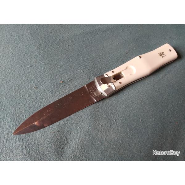 Couteau mikov