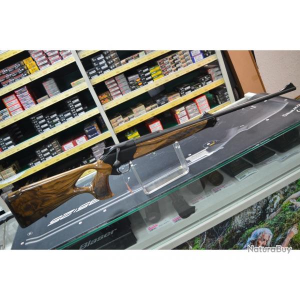 CARABINE BLASER R8 SUCCESS BOIS GRADE 4 CALIBRE 9.3x62 CANON AVEC ORGANES DE VISSES NEUVE