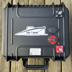 Batterie lithium Bat4boat Eco Case carpe LiFePo4 12V 100Ah avec chargeur 8A