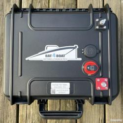 Batterie lithium Bat4boat Eco Case carpe LiFePo4 12V 100Ah avec chargeur 8A