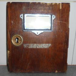 PORTE D'ANCIENNE BOITE AUX LETTRES en BOIS VERNI 17cm x 19.5cm x 1.7cm