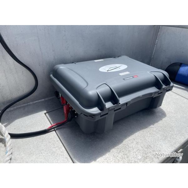 Batterie lithium Bat4boat  Energy Case LiFePo4 36V 105Ah avec chargeur 10A et sorties 120A graphite